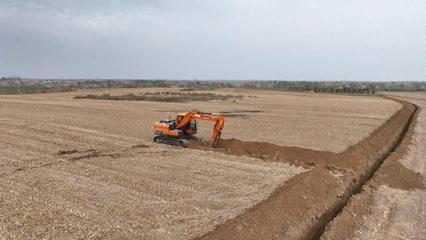 定边县高标准农田建设 夯实'耕'基，增添'地'气